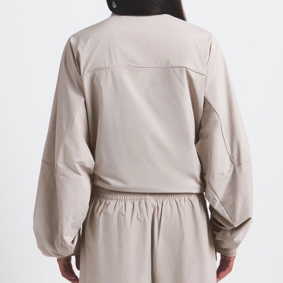 Sz M NikeSKIMS Woven Nylon Jacket Stone - Picture 3 of 5